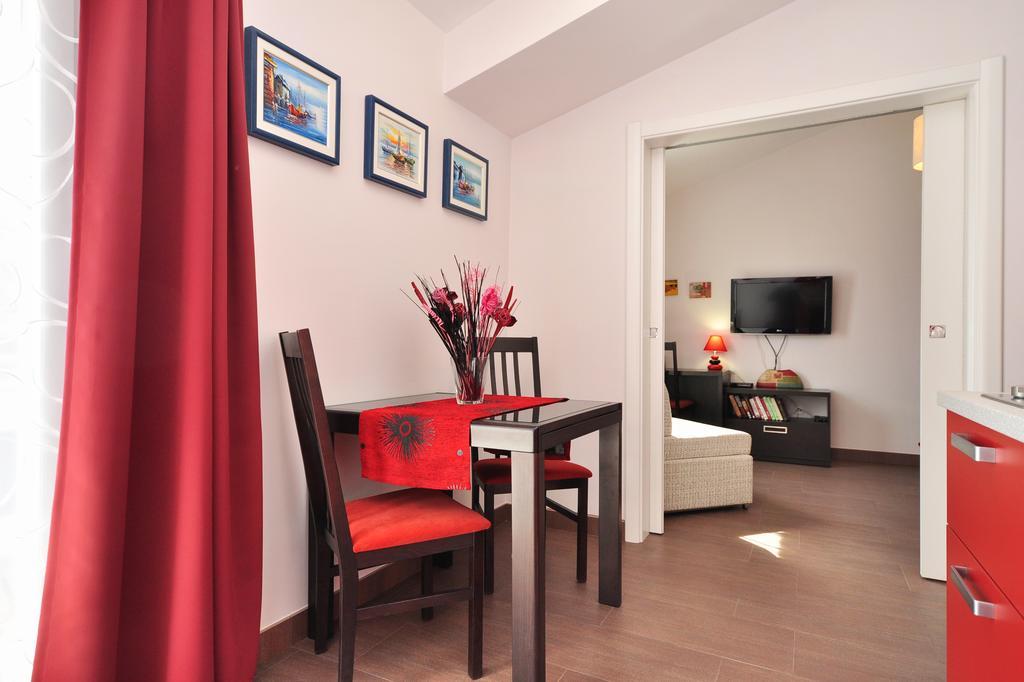 Apartments Zizic Kaštela الغرفة الصورة