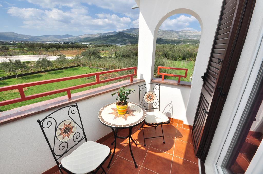 Apartments Zizic Kaštela الغرفة الصورة