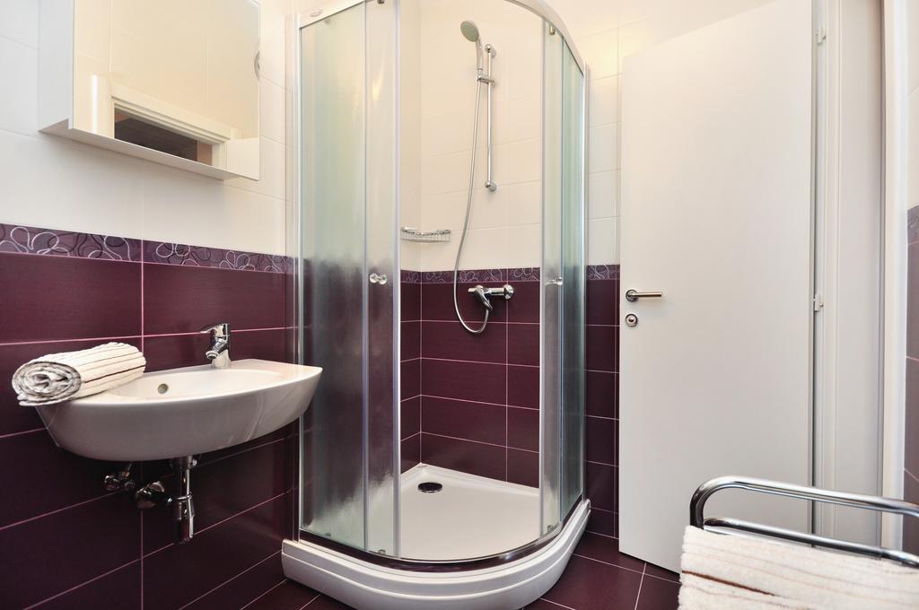 Apartments Zizic Kaštela الغرفة الصورة